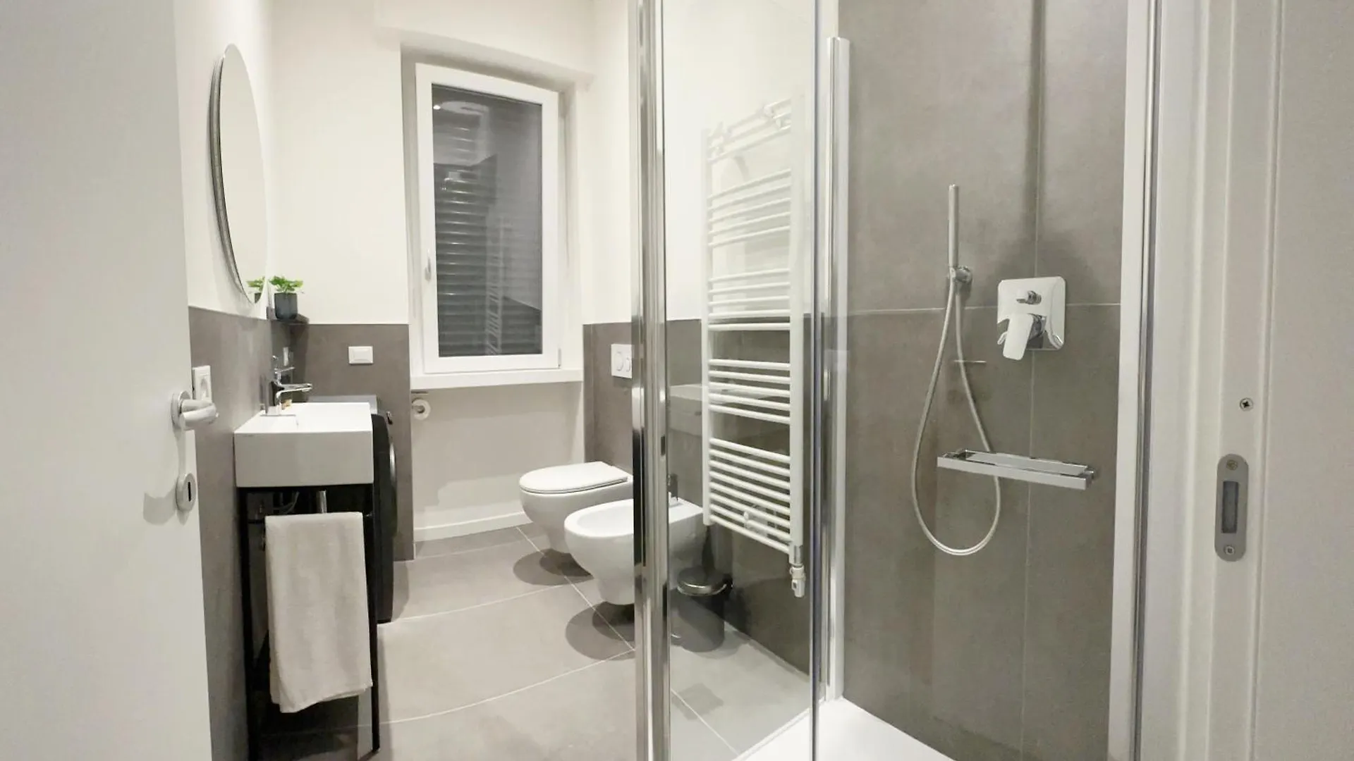 Garda Modern Living - Town Center Apartment Desenzano del Garda Italy